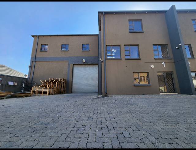 578M² WAREHOUSE FOR SALE IN SPARTAN